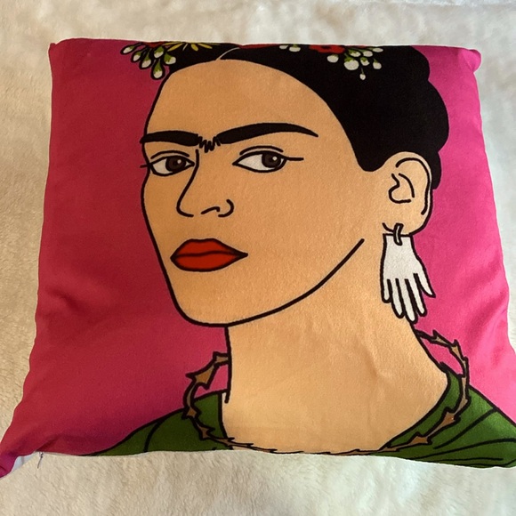 EUC FRIDA KAHLO Decorative Accent Zippered Pillow🌹 Includes bonus Insert pillow - Picture 2 of 16